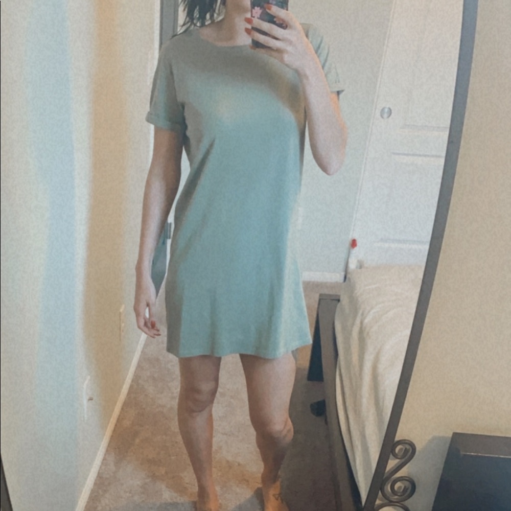 Cute tee shirt dress!